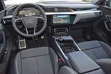 Audi SQ8 e-tron quattro *Pano*AHK*Matrix*HuD*Luft*22" - Audi SQ8 e-tron Gebrauchtwagen