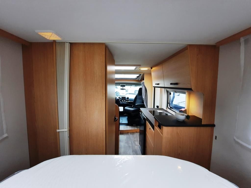 Fahrzeug Übersicht 5 Fahrzeugabbildung Sunlight V 69 Verfüg./Sparen Sie 8.777,- €