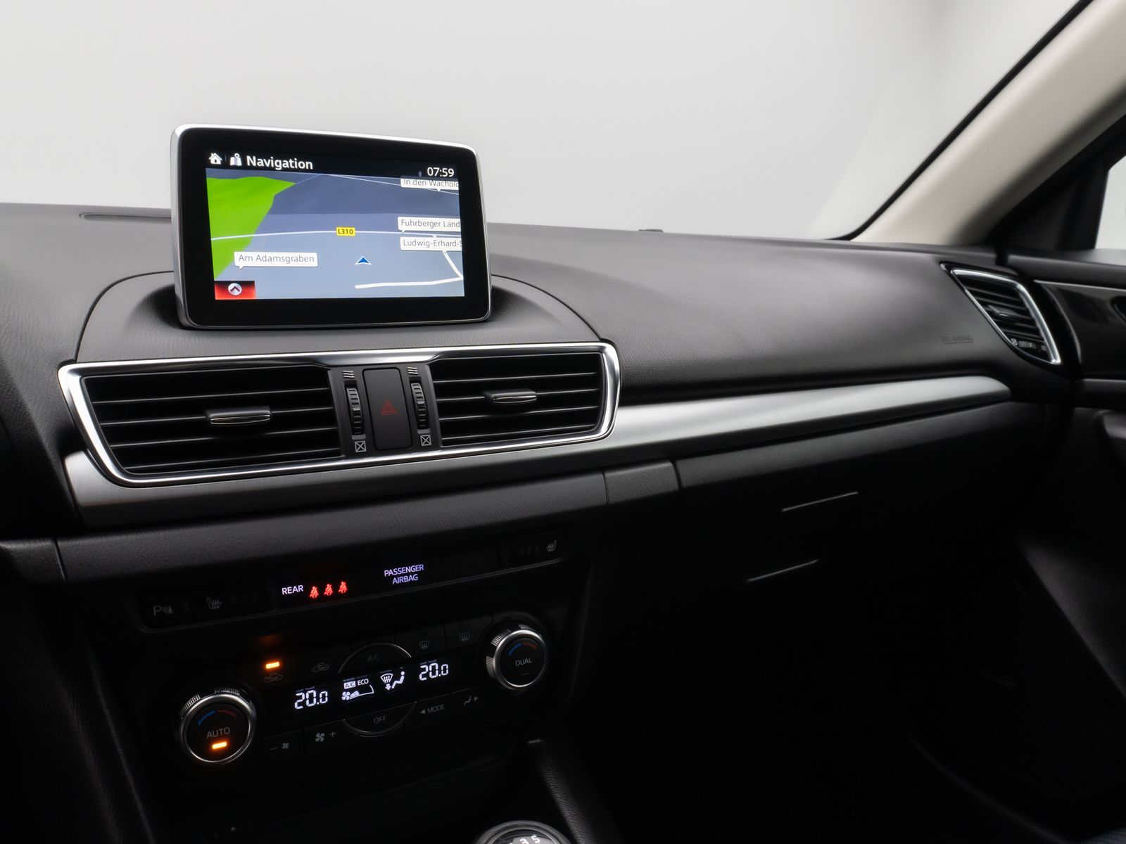Fahrzeugabbildung Mazda 3 Lim. Sports-Line Kamera Sitzhzg DAB HUD BOSE