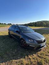 Skoda Octavia 2.0 TSI DSG RS60 Combi RS60 - Skoda Octavia RS60 mit Benzin-Antrieb