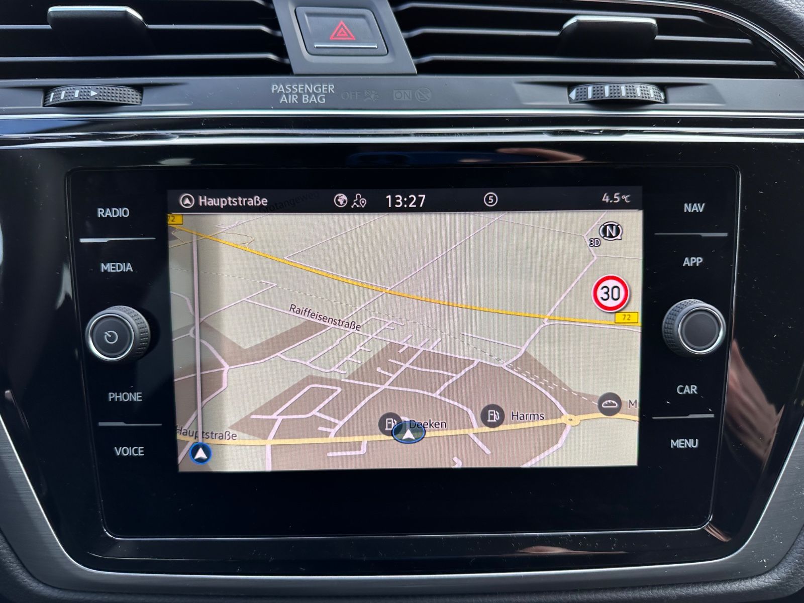 Fahrzeugabbildung Volkswagen Touran Comfortline 1.5 TSI DSG AHK/LED/Navi/SHZG