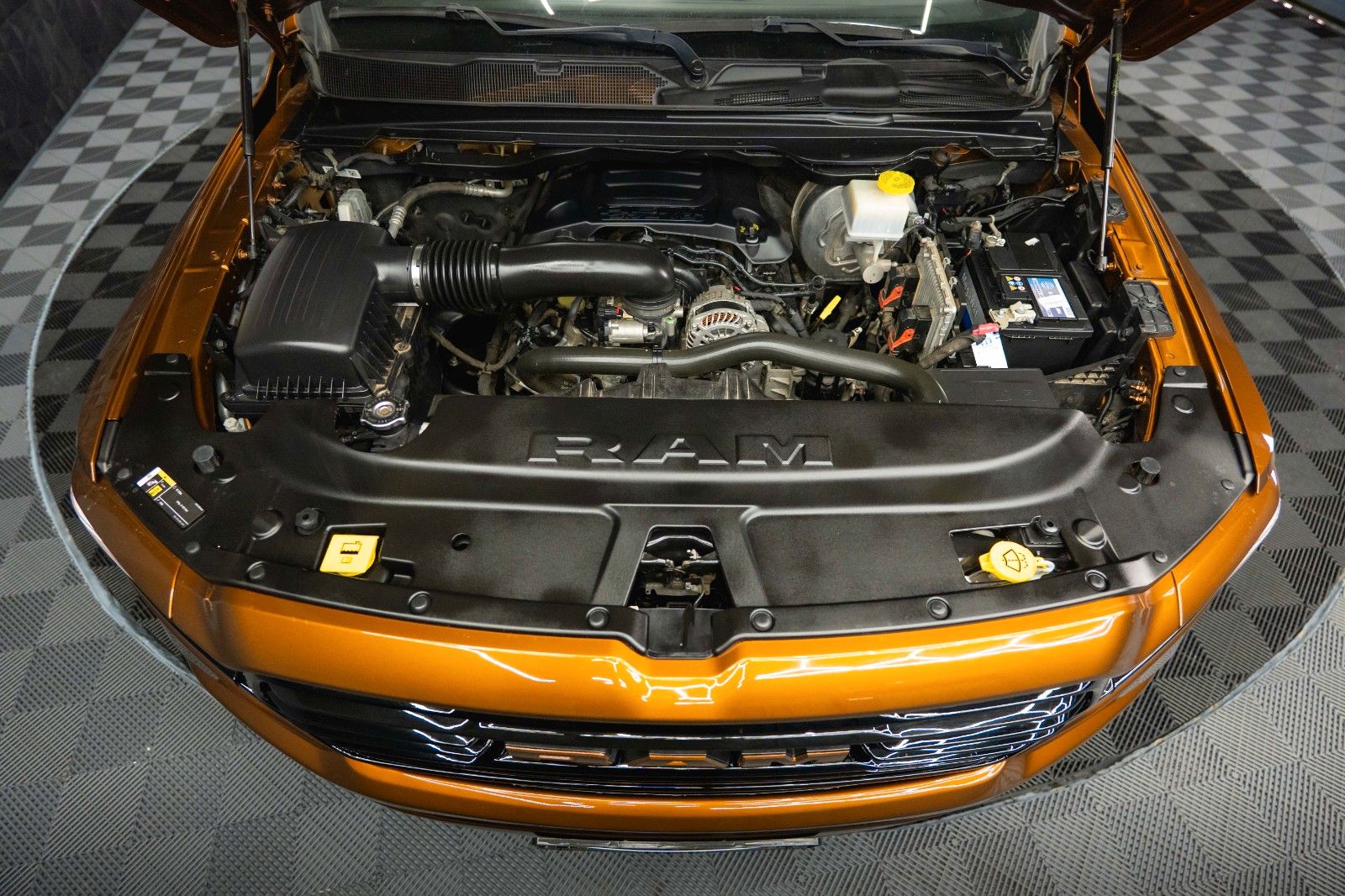 Fahrzeugabbildung Dodge RAM 5.7 V8 HEMI 4x4 COPPERHEAD Offroad LONGBED