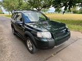 Land Rover Freelander - Land Rover Freelander mit Benzin-Antrieb: Allradantrieb, Geländewagen, Klimaanlage