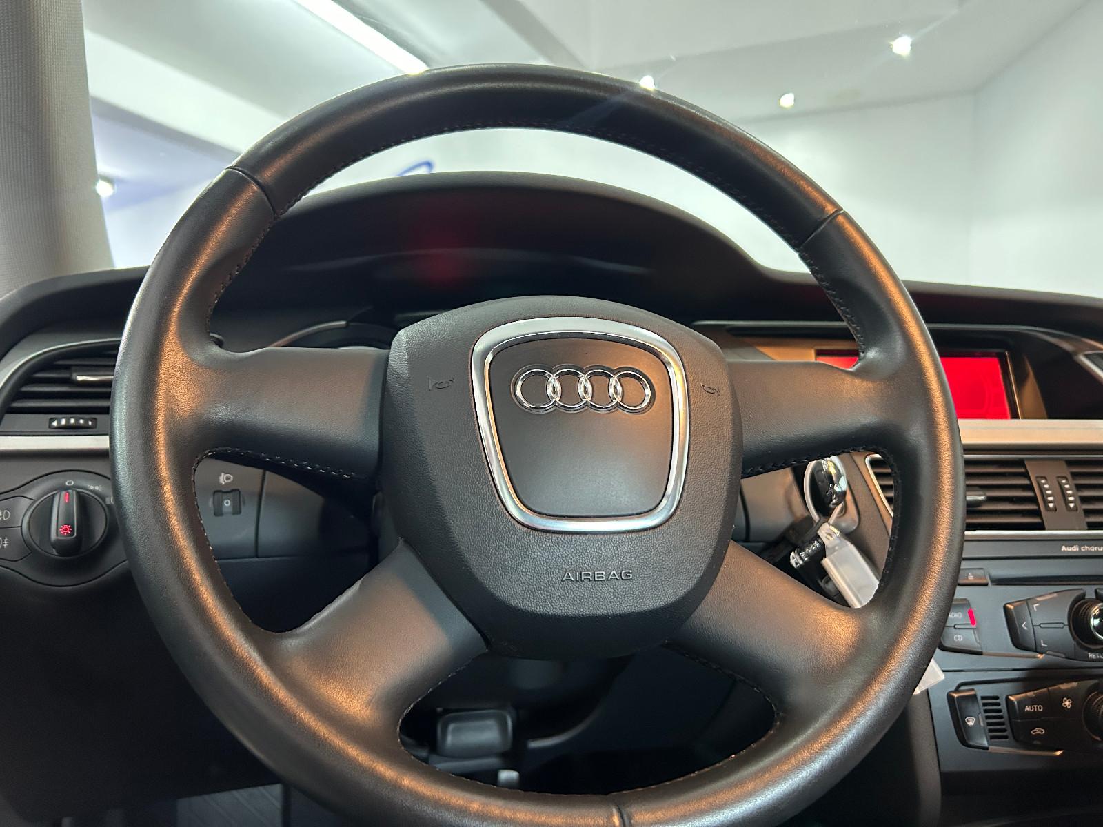 Audi A4 Limouine*1.Hand*Automatik*29TKM*Audi S-Heft*