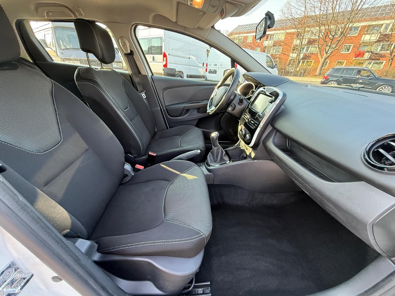 Renault Clio 2015 — photo 11