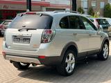Chevrolet Captiva 2.2 D LTZ 4WD. Automatik. 7 Sitze. Leder - gebrauchte Chevrolet Captiva aus dem Jahr 2012