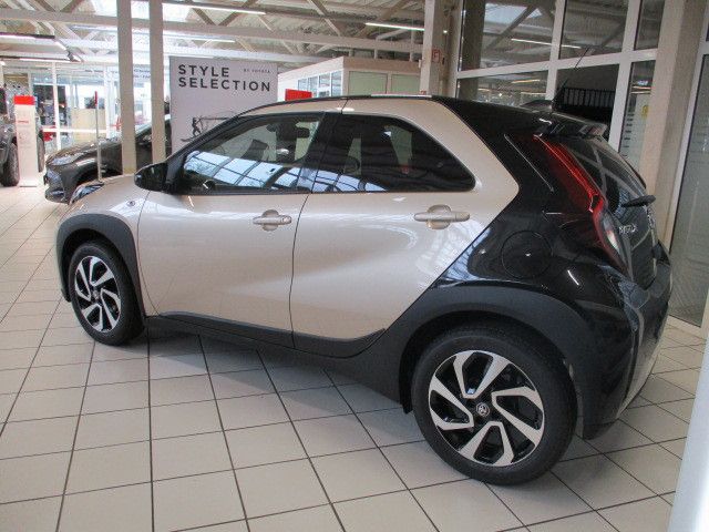 Fahrzeugabbildung Toyota Aygo X Team D Automatik