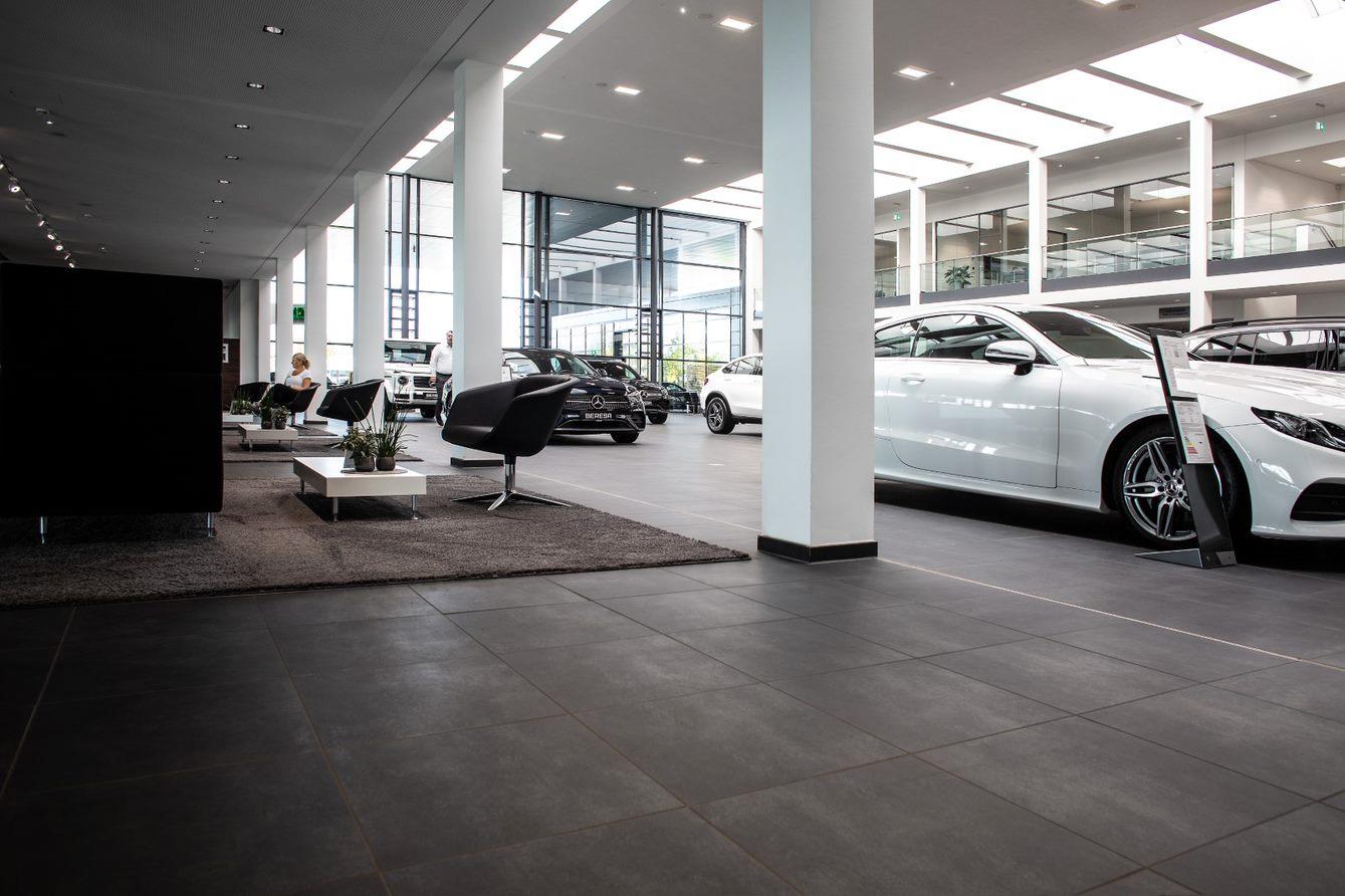 showroom-image-top