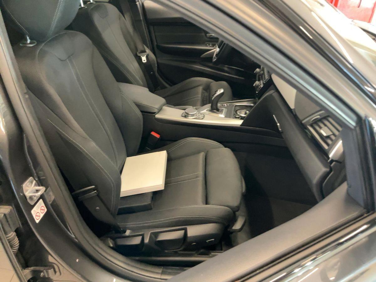 BMW 320 Tour 320 dxDrive M Sport,LED,8x,AHK,RFK,Navi