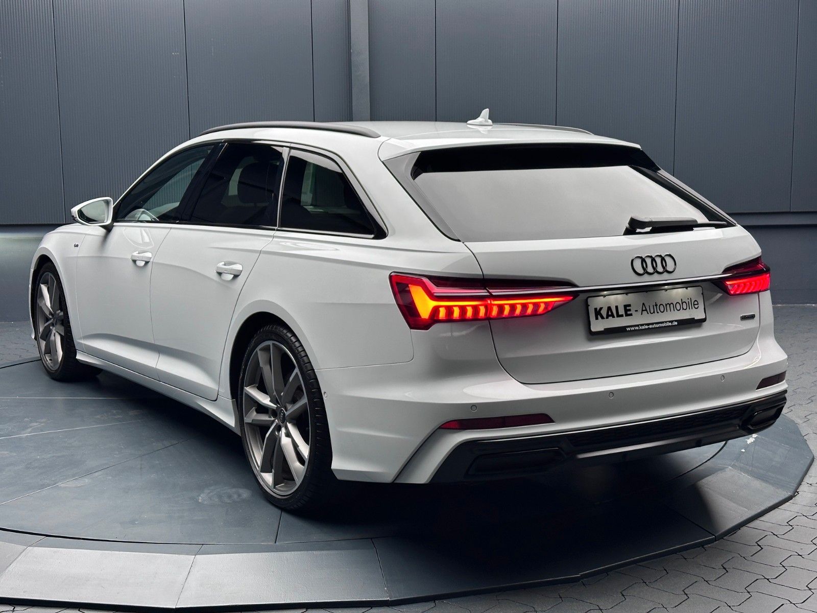 Audi A6 Avant 45 TDI quattro Sport S-Line 21Zoll foto 3