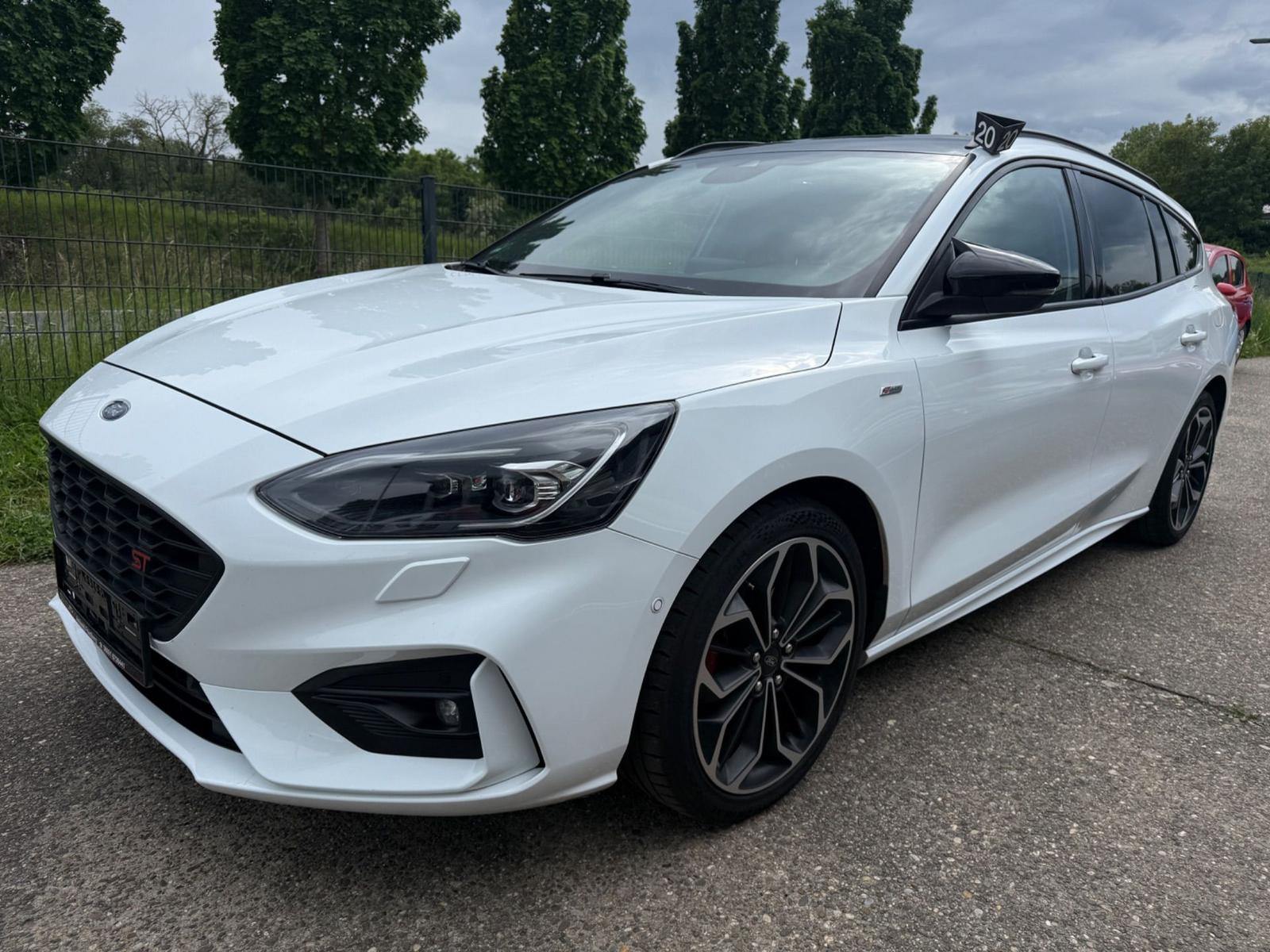 Ford Focus 1.5 ST-Line PANO/KAMERA/GARANTIE/2.HAND