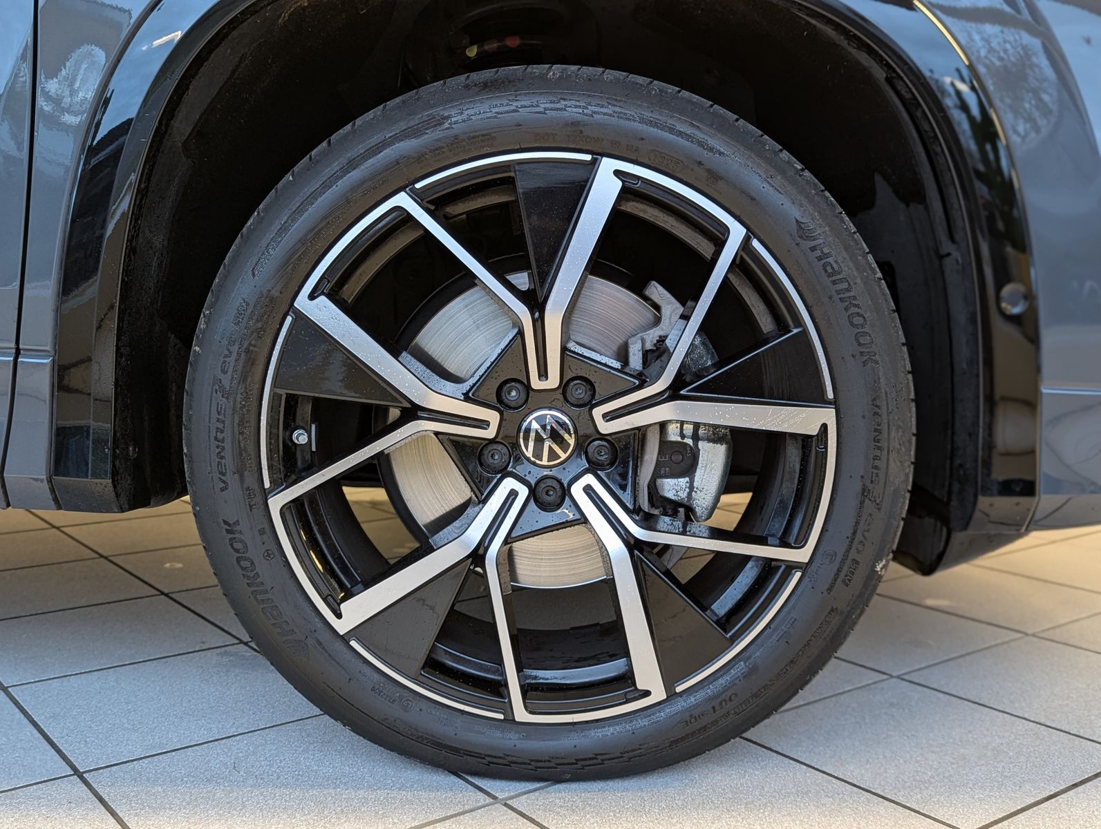 VW Tayron 2.0TDI 4M R-Line Launch Pano Black AHK 20 - Image 10