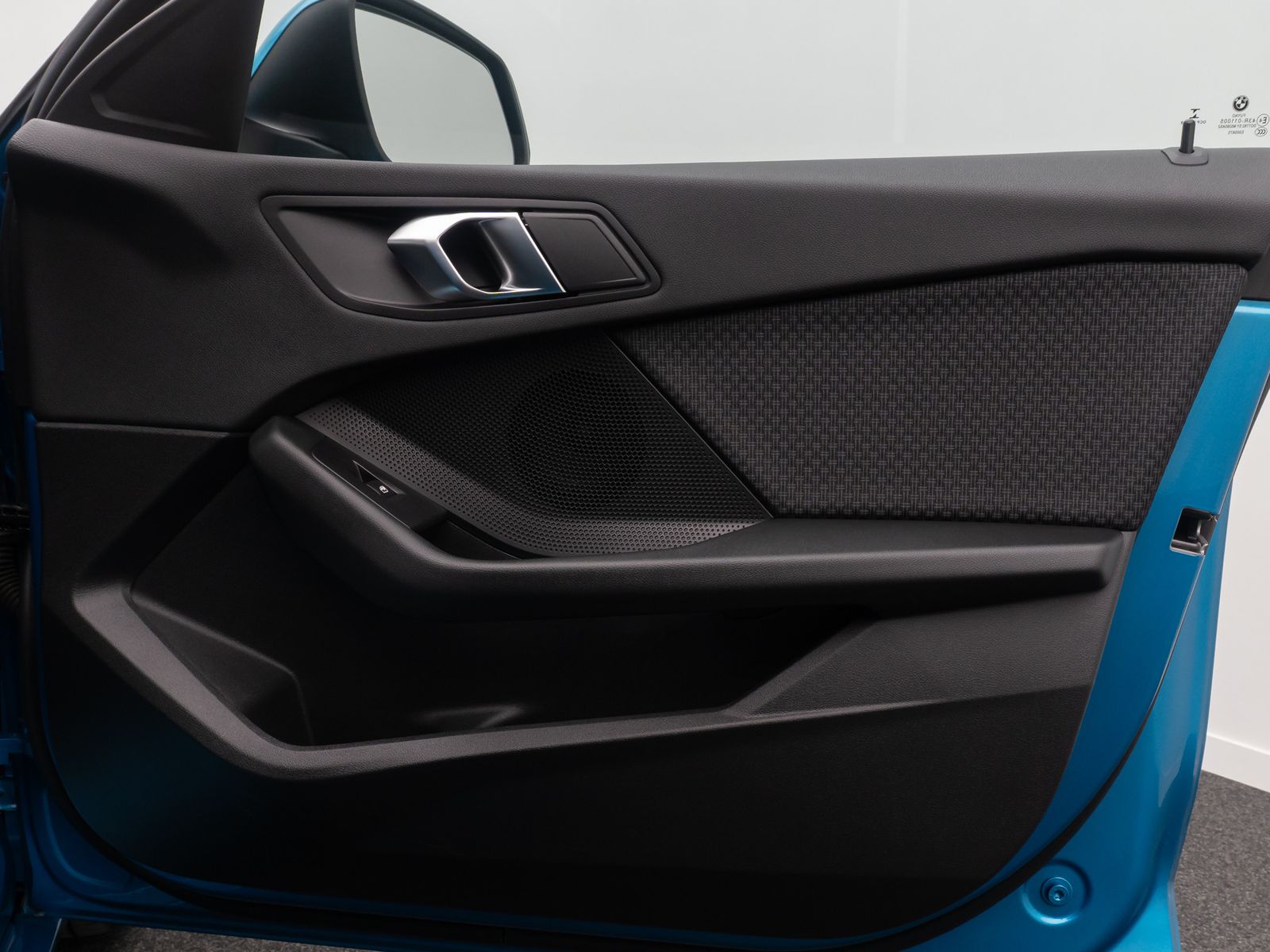 Fahrzeugabbildung BMW 118i Advantage PDC LED GeschwindigReg DAB WLAN