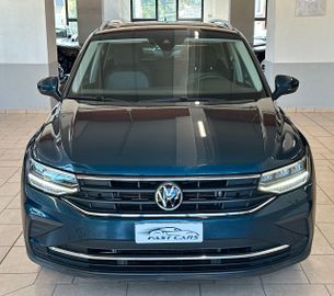 Volkswagen Tiguan - 2