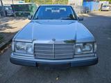 Mercedes-Benz Mercedes 230E Automatik-Klimaanlage - gebrauchte Mercedes-Benz E 230 aus dem Jahr 1990