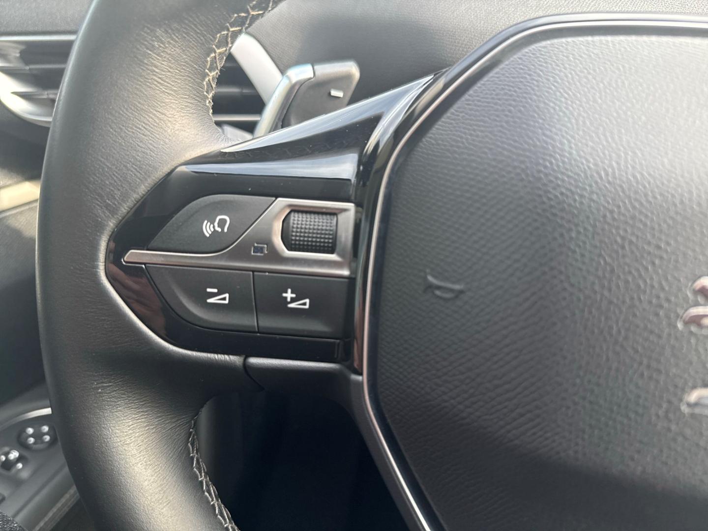 Peugeot 3008 Allure AHK-abnehmbar Navi Allwetter (neu)36