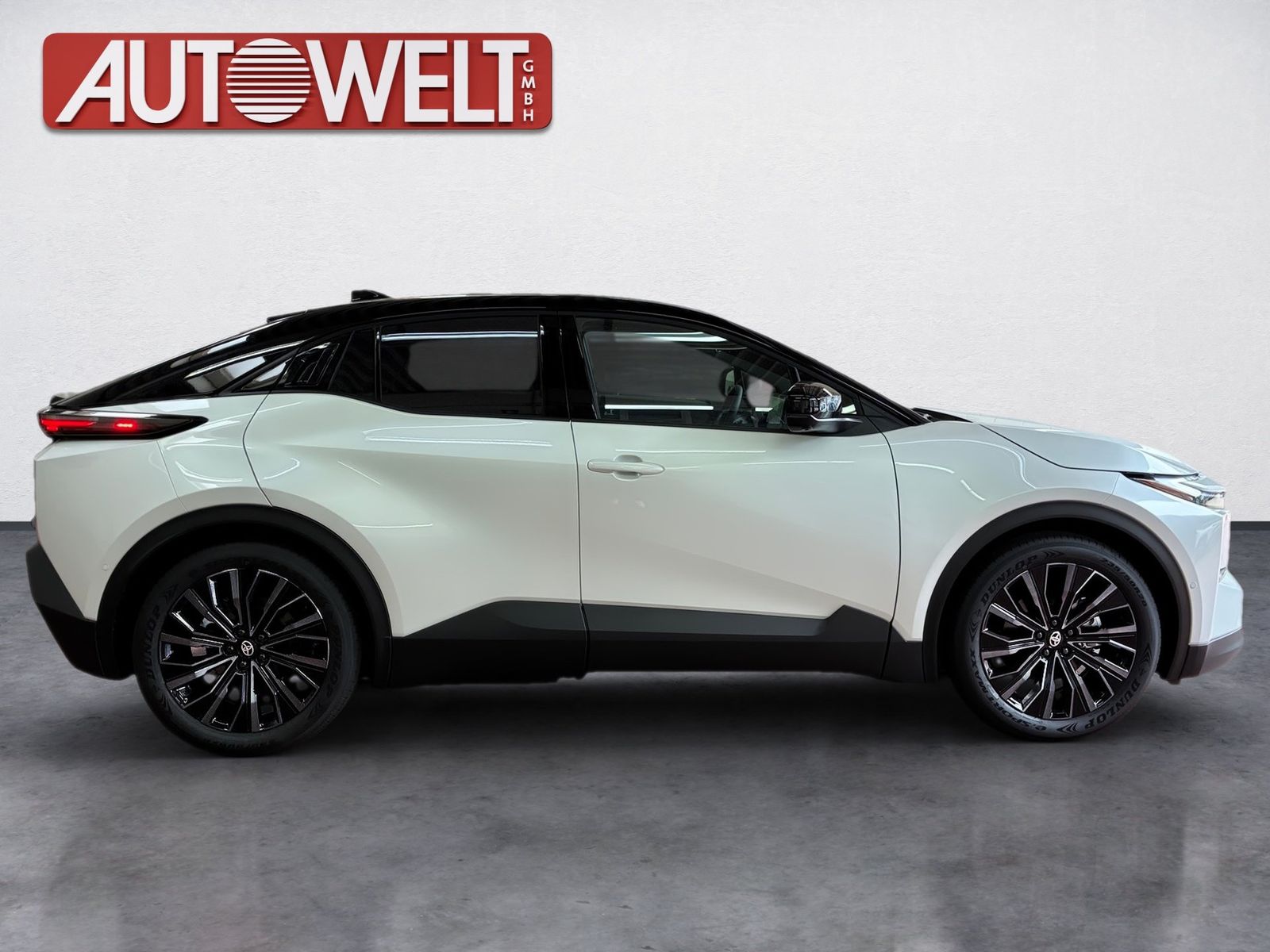 Fahrzeugabbildung Toyota C-HR+ Lounge 4x4 AWD 77KW, 360,Navi,SHZ,el.Heck
