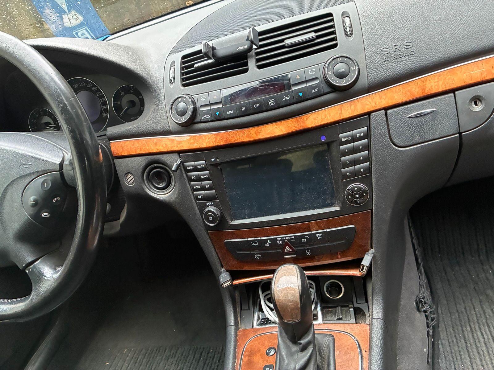 Mercedes-Benz E220 2005 — photo 8