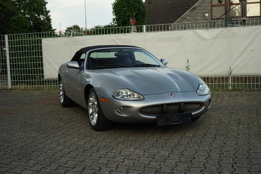 Jaguar XKR