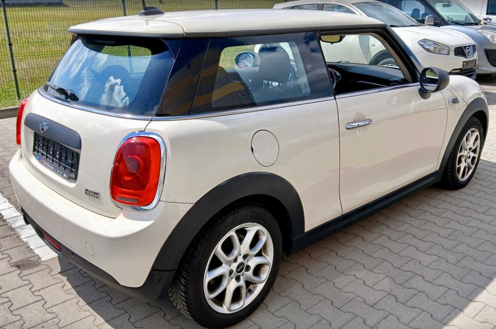 Fahrzeugabbildung MINI ONE *GEPFLEGT*