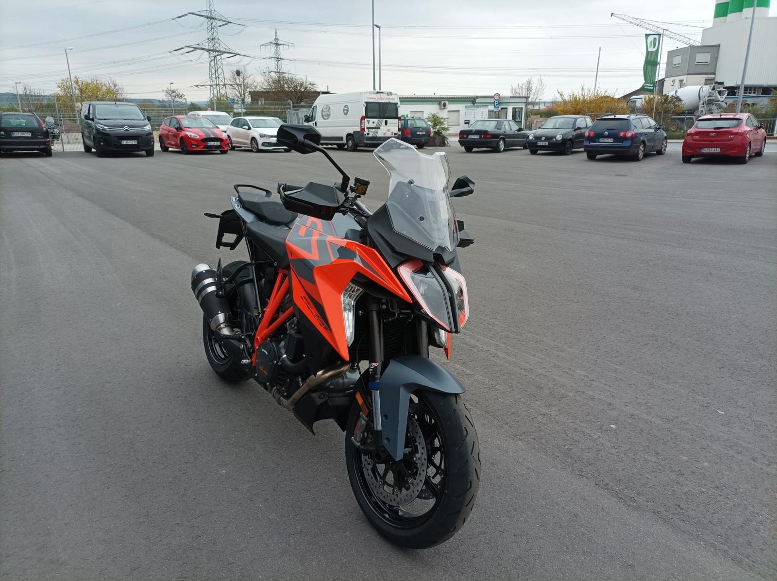 KTM 1290 Super Duke GT 2024 Tech Pack