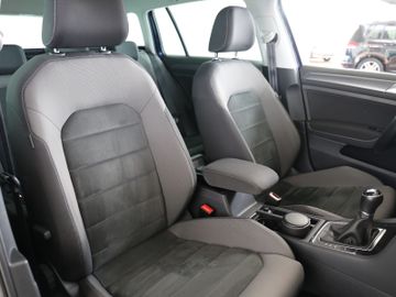Volkswagen Golf Variant 1.5TSI ACC NAVI ERGO KAMERA AHK