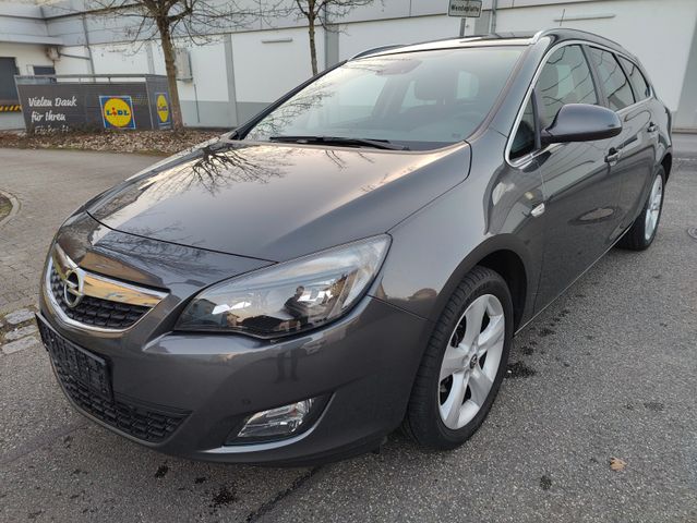 Opel Astra J Sports Tourer TÜV NEU/PDC/SHZ