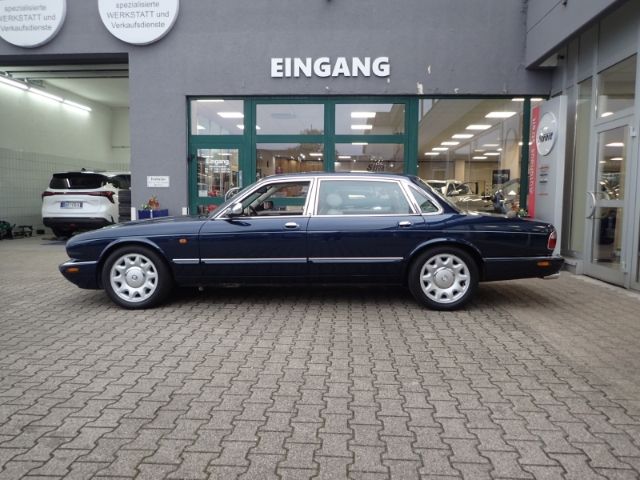 Fahrzeugabbildung Jaguar XJ Daimler 4.0 Leder e-Sitze Alarm Klima el.SP e