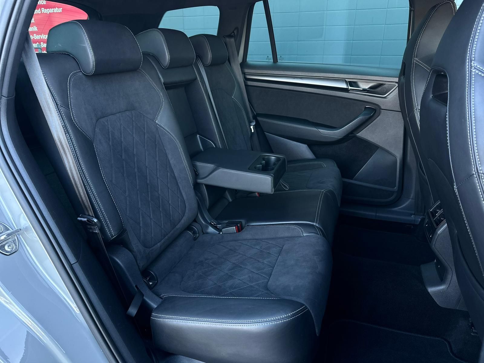 SKODA Kodiaq 2.0TDI SPORTLINE 4x4* LED#4xSHZ#LH#KEYLES - Image 17