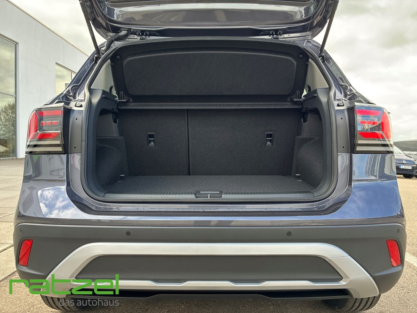 Fahrzeugabbildung Volkswagen T-Cross ENERGY 1.0 TSI DSG NAVI+AHK+Kamera+LED