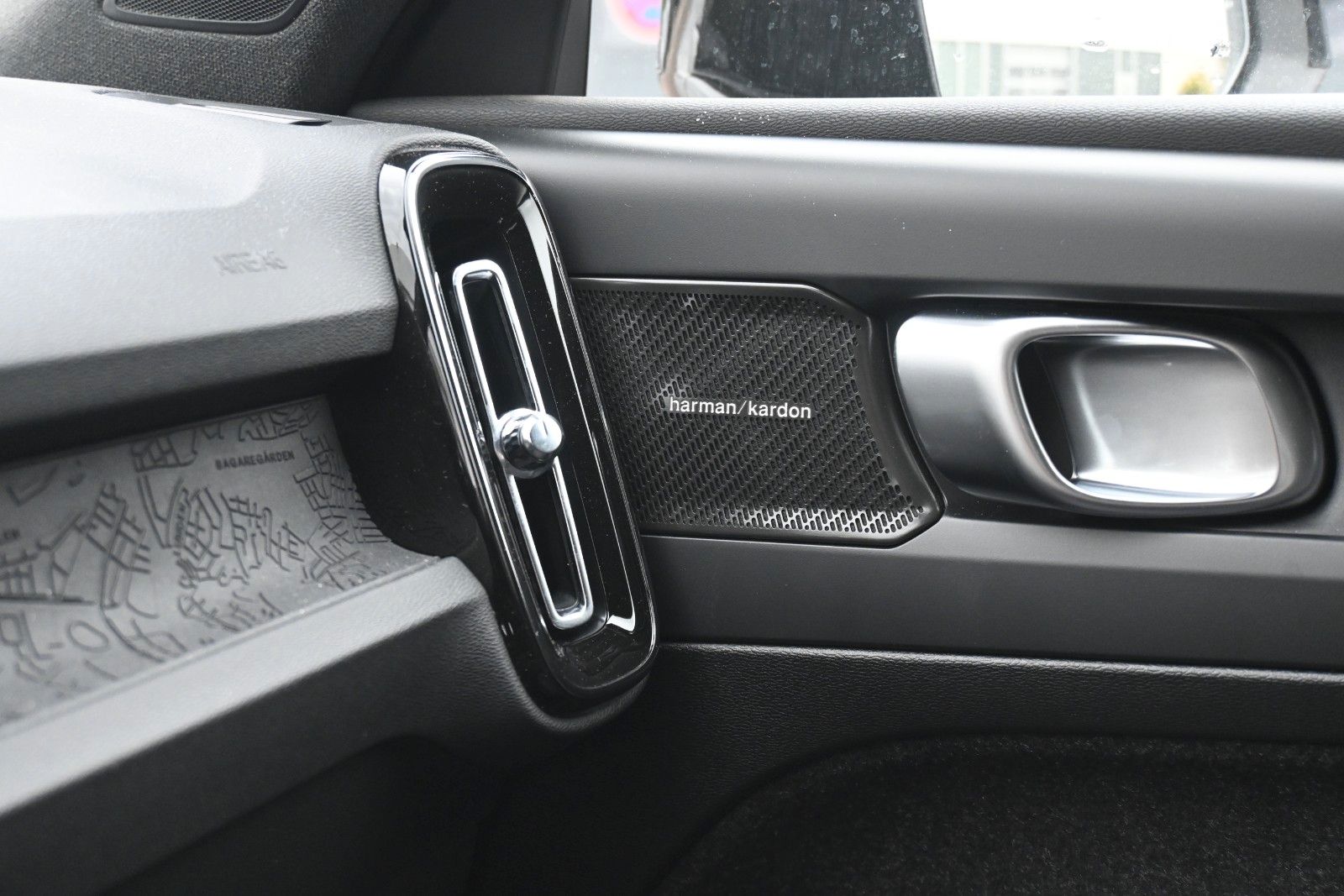 Fahrzeugabbildung Volvo EX40 SingleMotorExtendedRangePlus Dark*574 KM RW