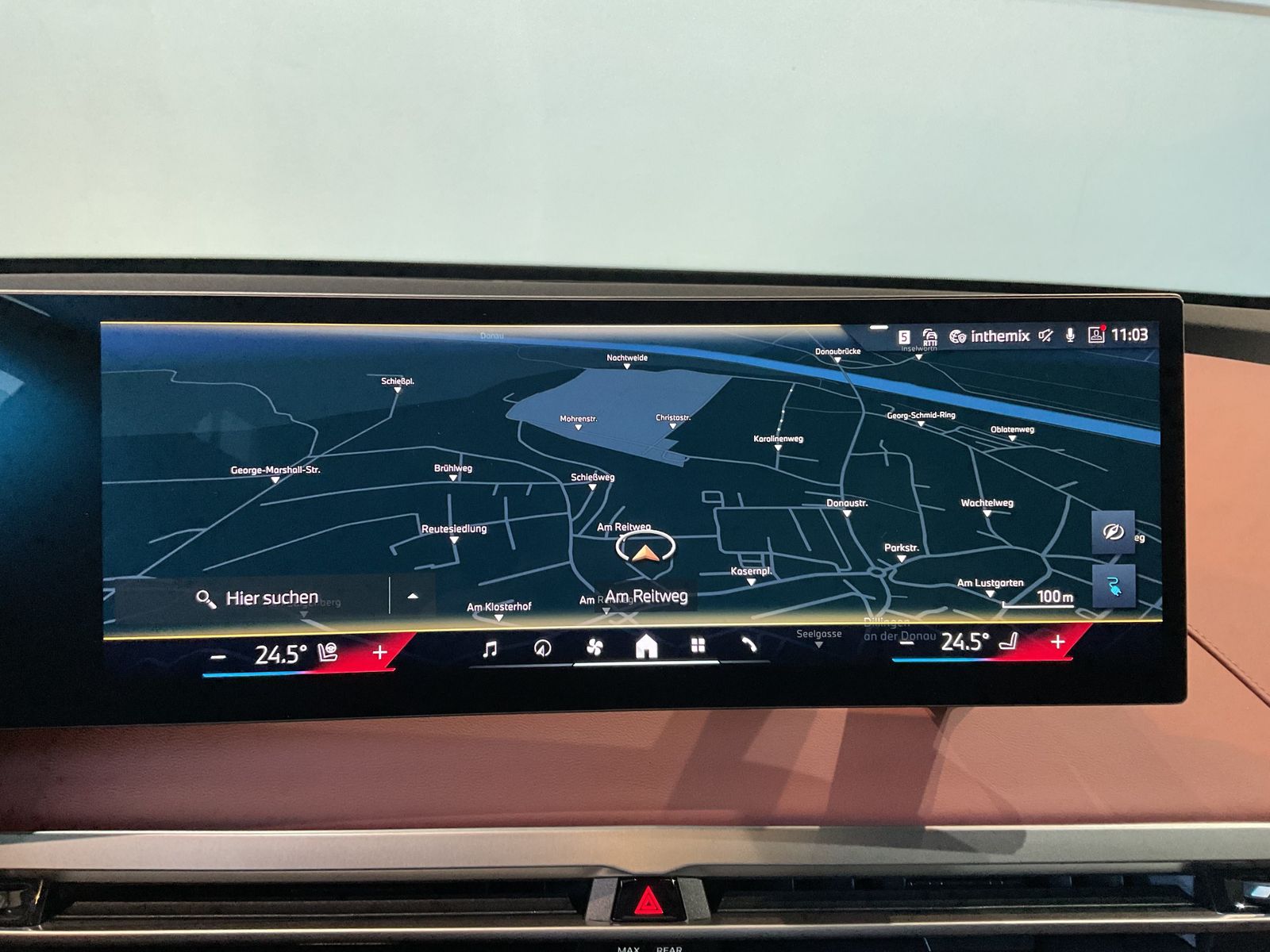 Fahrzeugeinzelansicht 9 Fahrzeugabbildung BMW iX xDrive60 AHK, Sitzbelüftung, Panorama Glasdac