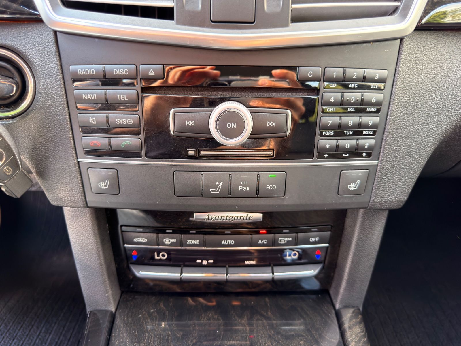 E 220 *Xenon*Klimatr.*Sitzhz*PDC*Navi*S.W*ALU*