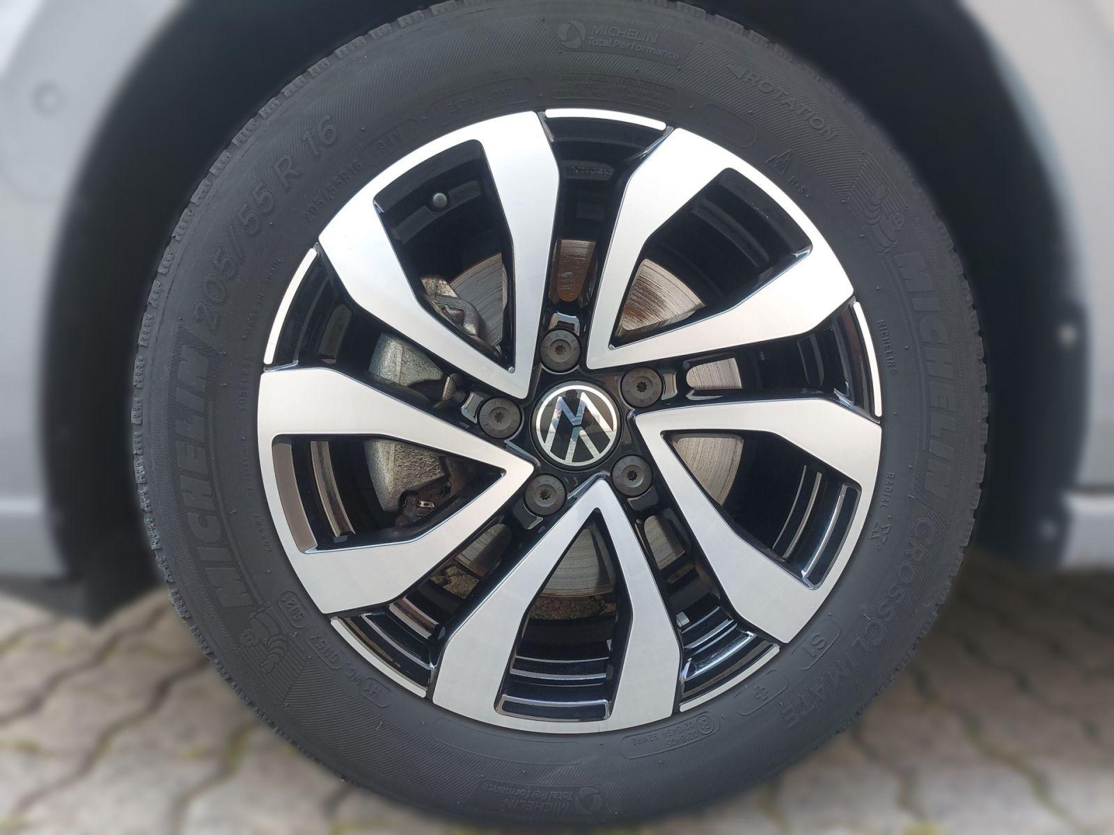 Volkswagen Golf VIII 2.0 TDI Active Navi Sprachbedienung Sp