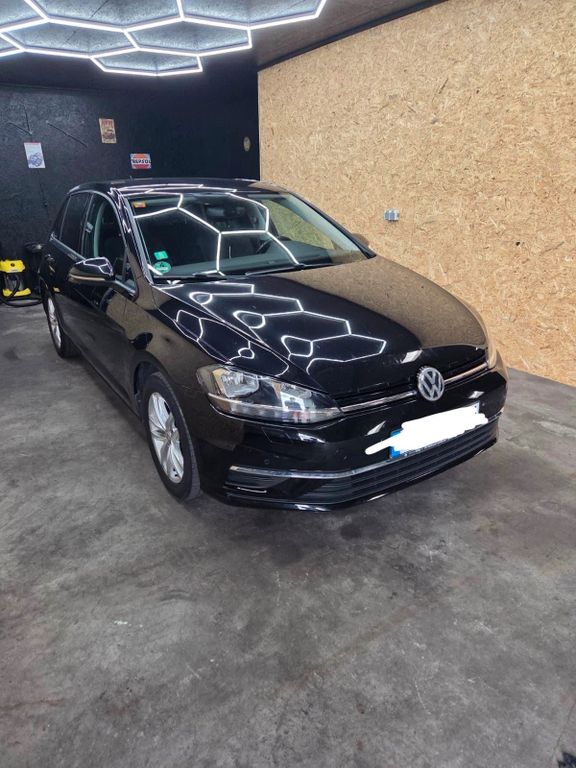 Image of Volkswagen Golf