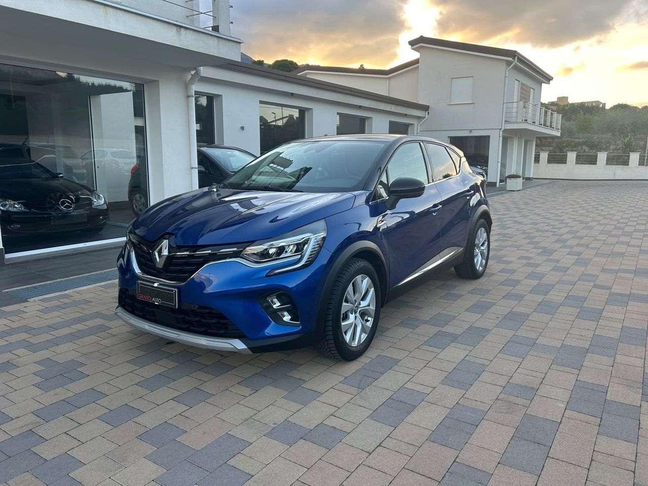 Renault Captur Plug-in Hybrid E-Tech 160 CV Init