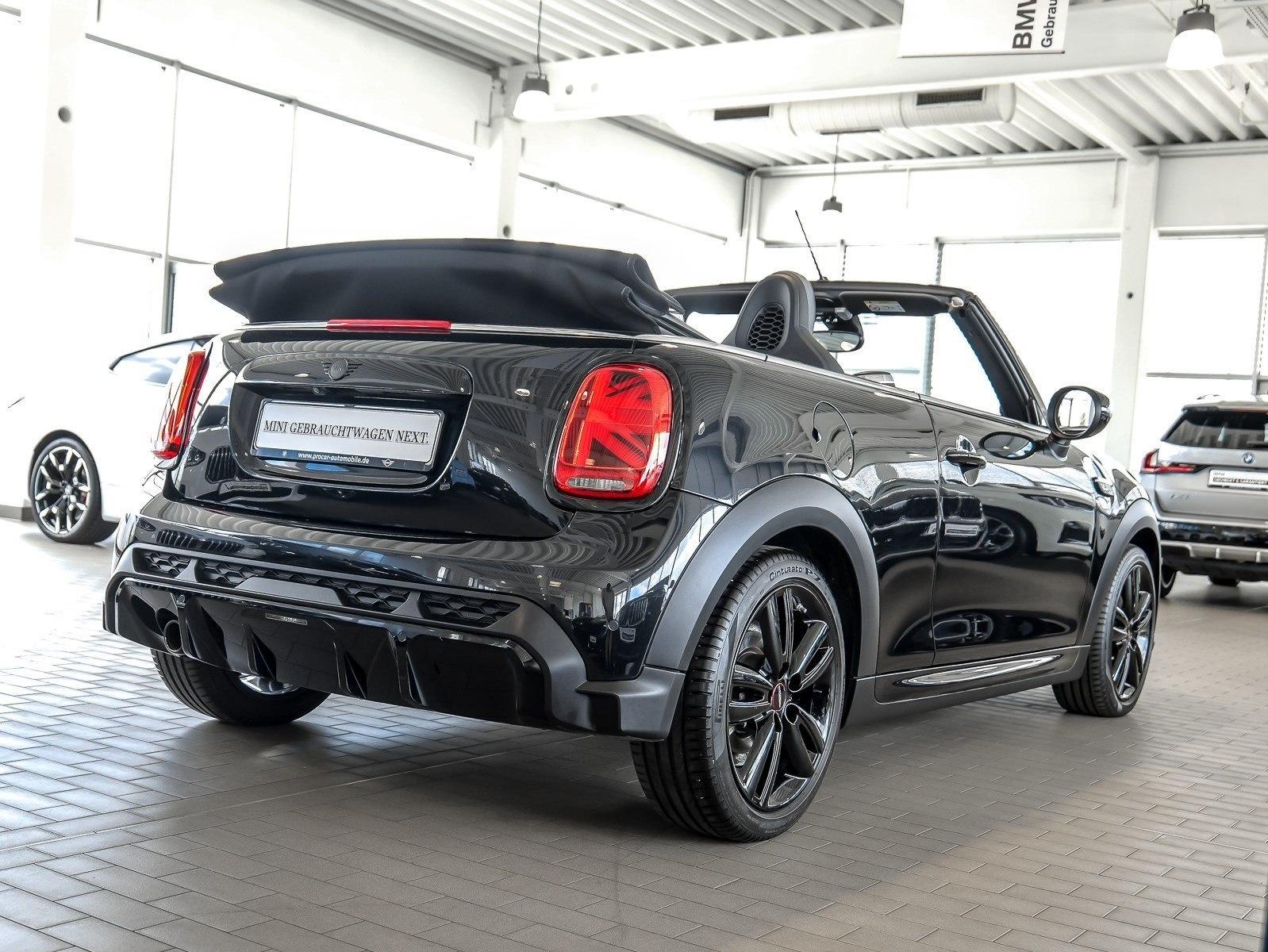 MINI Cooper Cabrio Premium Plus Navi JCW-Trim