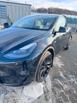 Tesla Model Y Hinterradantrieb Standard Range - Tesla Model Y in Köln