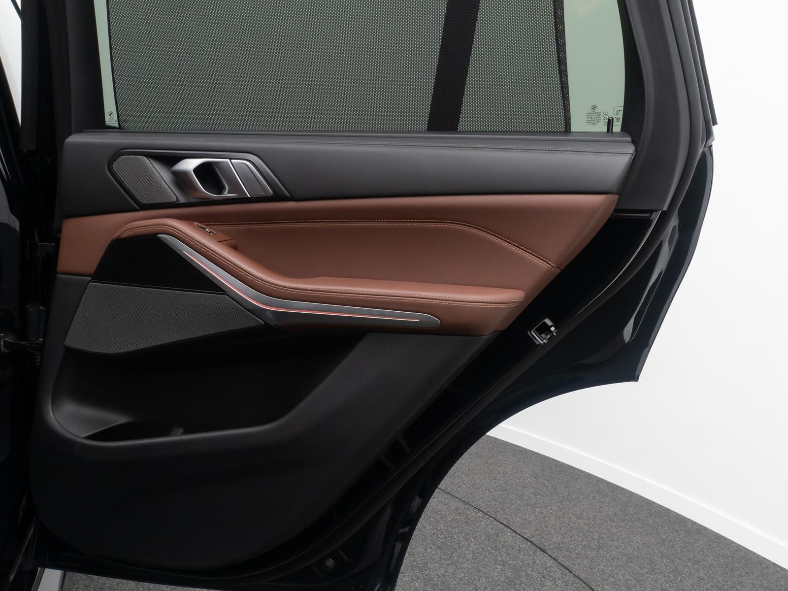 BMW X5 M60i SkyLoung 360° H/K Massage Individual 22"