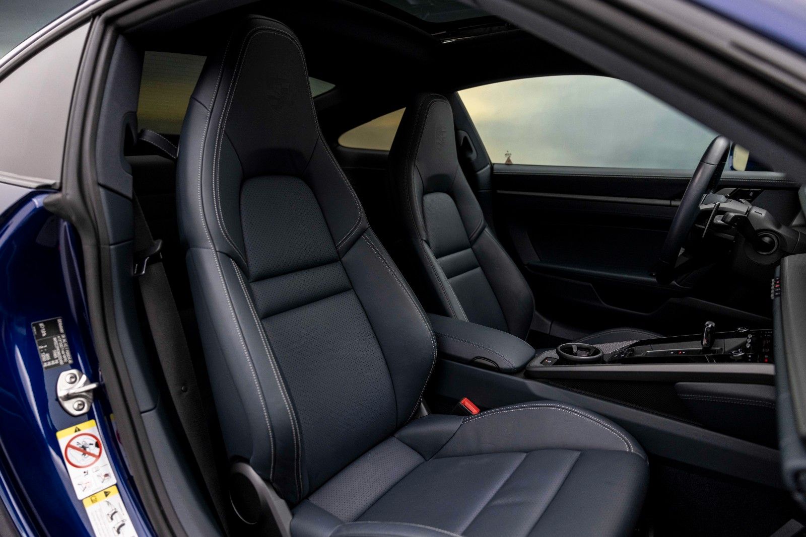 Porsche 911-992 CARRERA 4 COUPE | GLASDACH|BOSE|ABGAS imagem 3
