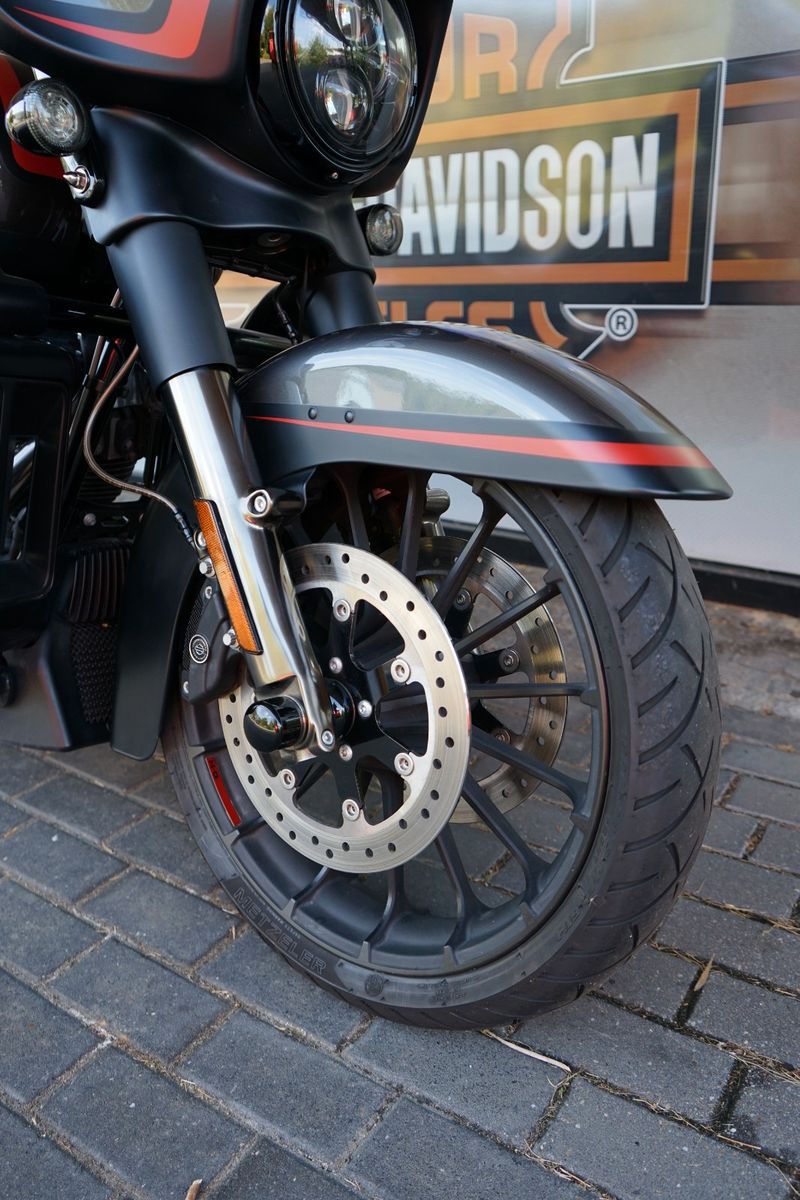 Fahrzeugabbildung Harley-Davidson Street Glide CVO 117 cui