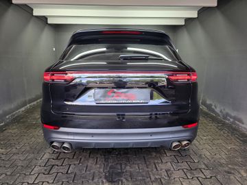 Porsche Cayenne - 5