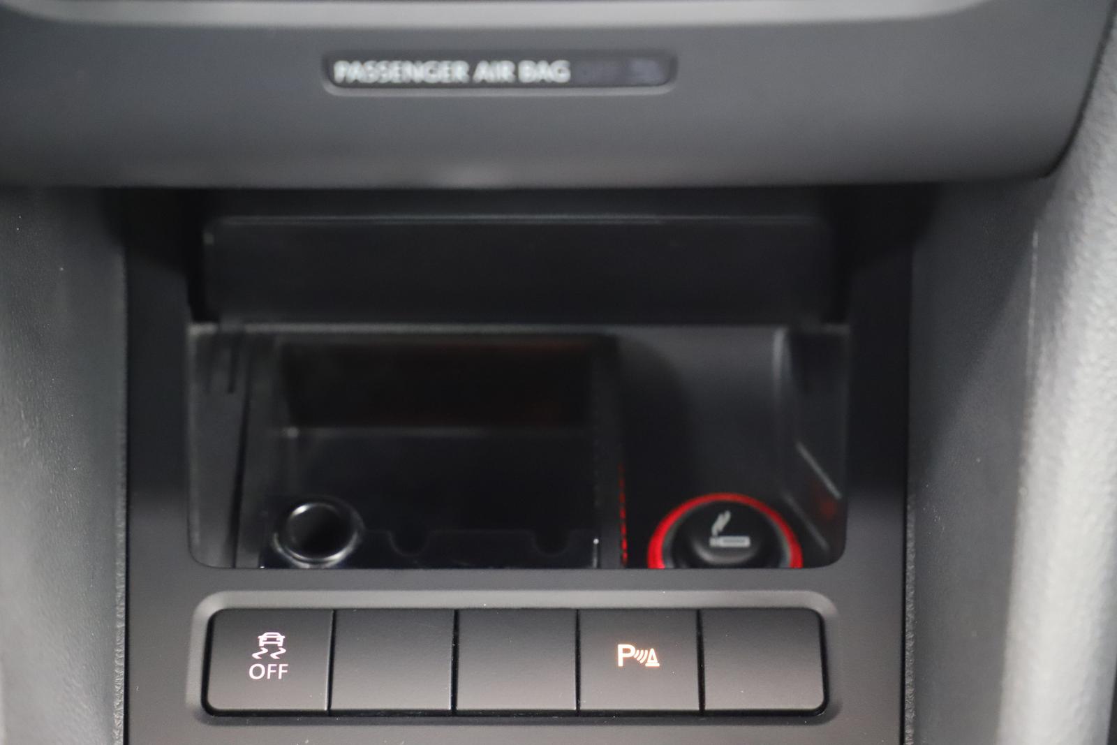 Volkswagen Golf 6 1.2TSI 86PS DSG Style Navi PDC SHZ 1Hand