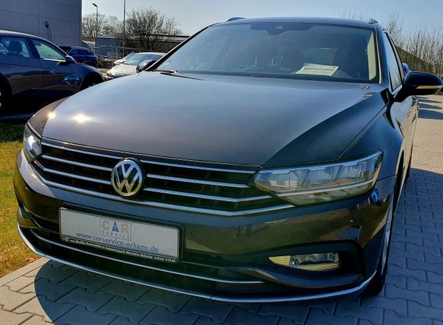 Volkswagen Passat Variant Elegance R Line Navi 19" Navi AHK