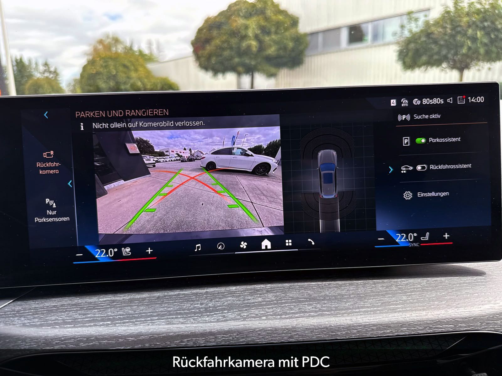 Fahrzeugabbildung BMW 320i Touring Steptr. M-Sport PANO LED KAM H&K BT