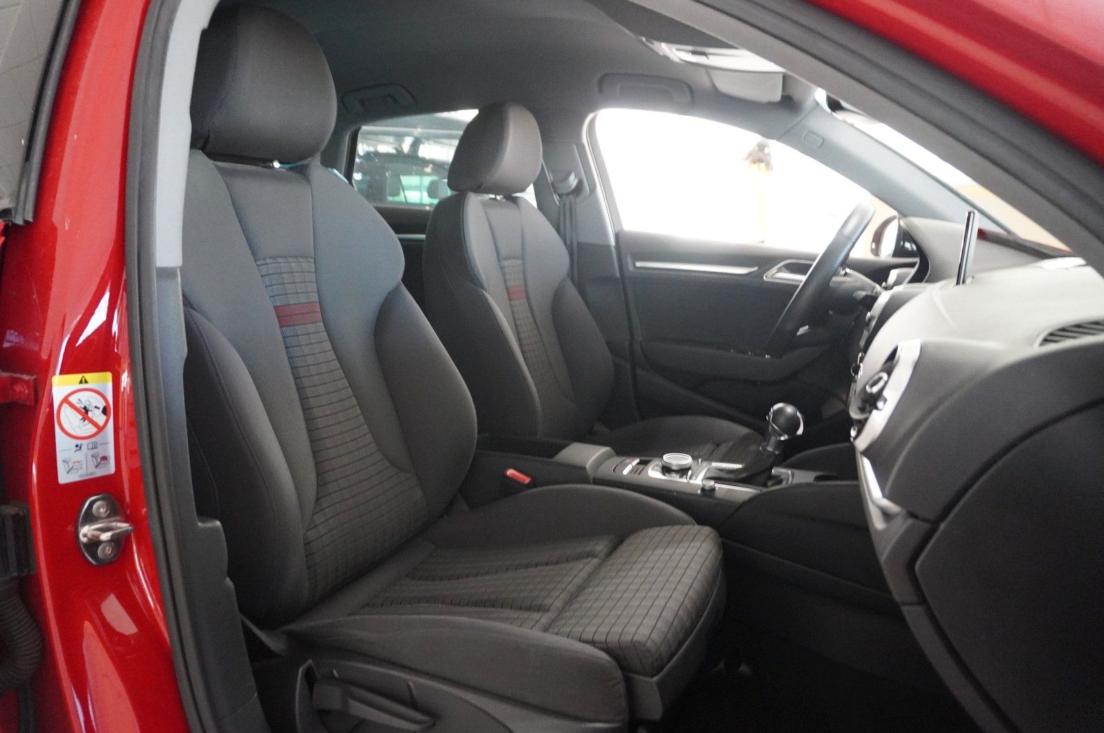 Fahrzeugabbildung Audi A3 LIM. 35 TDI S-TRONIC SPORT NAVI/SH/KAMERA/AHK