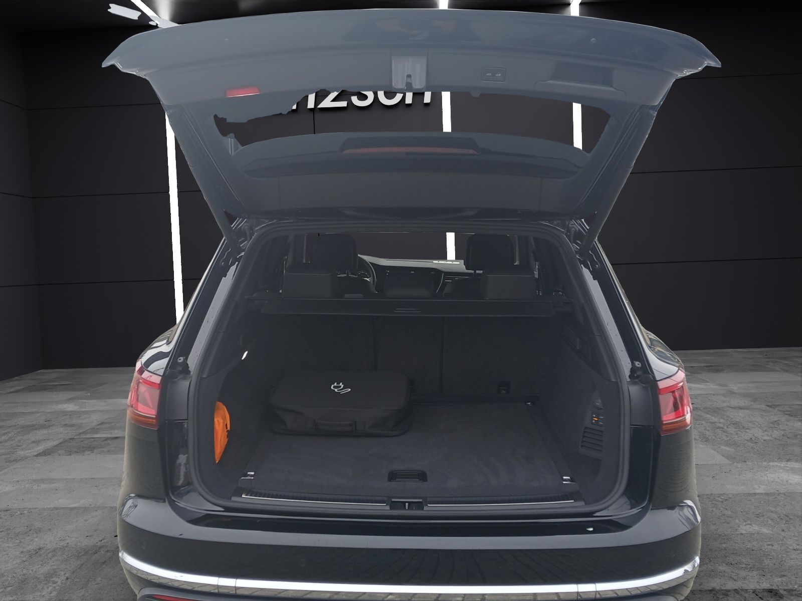 Fahrzeugabbildung Volkswagen Touareg eHybrid Elegance 4M Matrix AHK HUD Pano