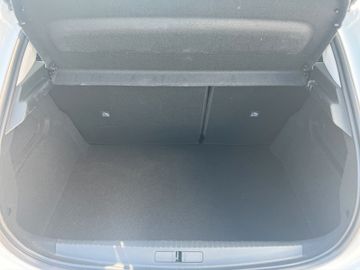 Fotografie des Opel Corsa F Elegance Sitz.-Lenkradheizung LED