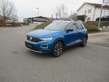 Volkswagen T-Roc Style *volldigiCockpit*LED*AHK*ACC - Volkswagen T-Roc mit Diesel-Antrieb: Limousine