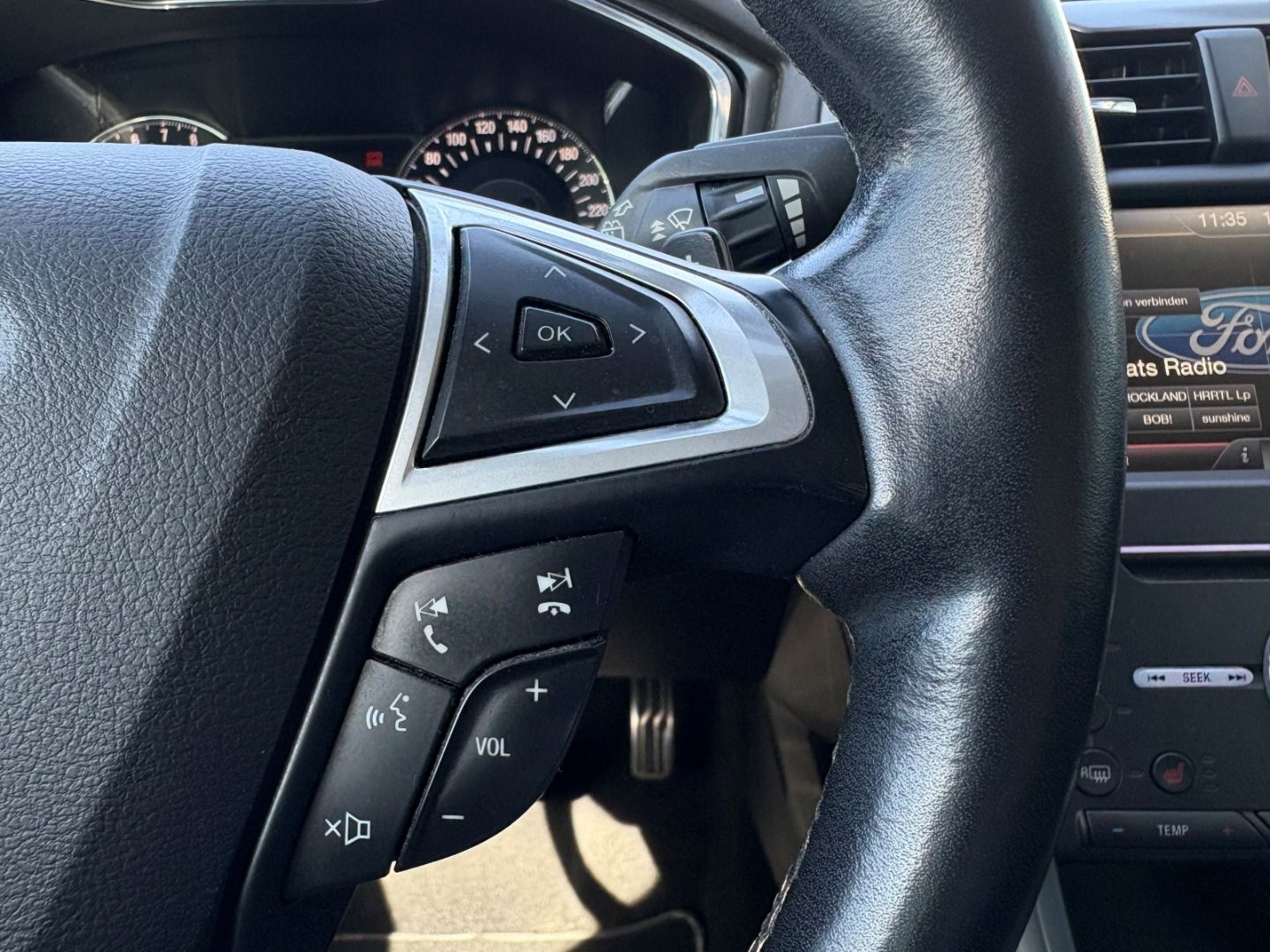 Fahrzeugabbildung Ford Mondeo Titanium elek Heckkl Memory totWinkAss